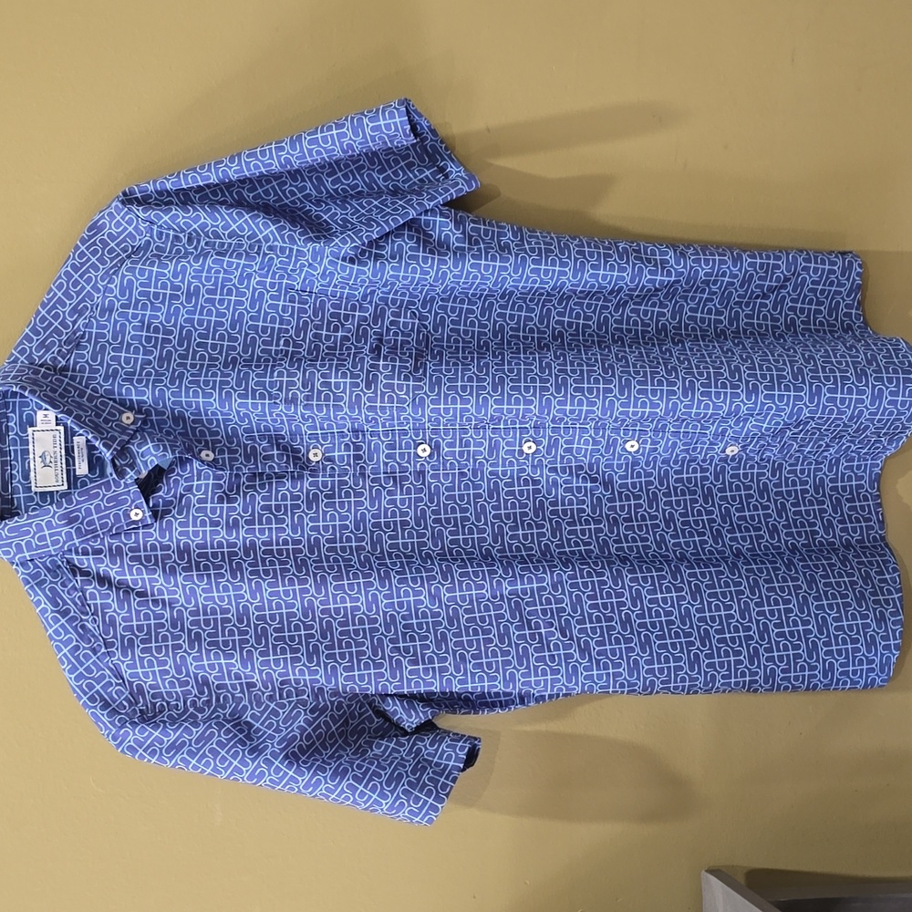 Southern Tide Fish Hook Short Sleeve Button Down Medium